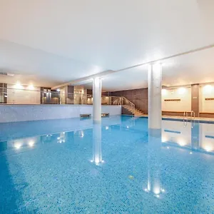 4* Hotel Yellow